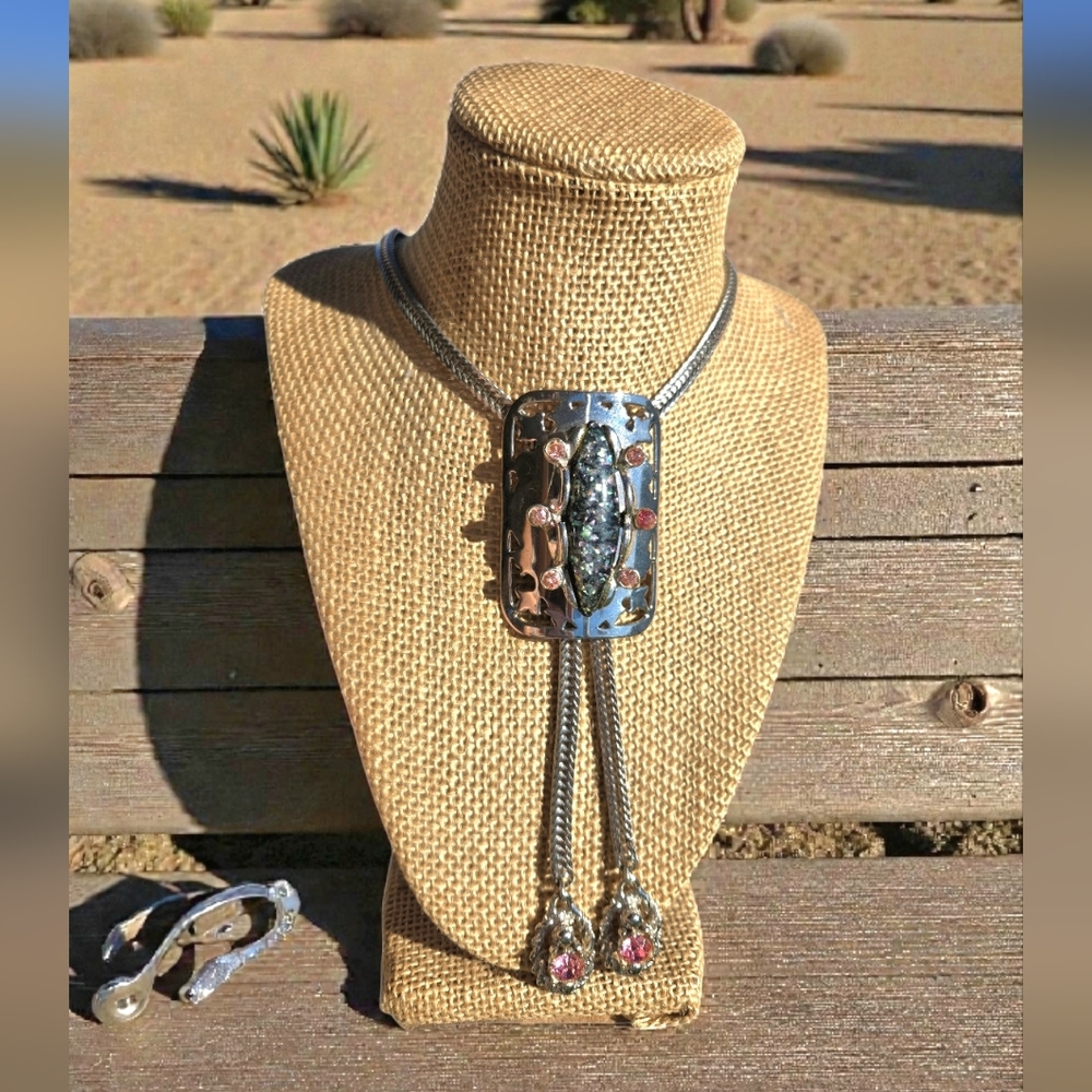Vtg Art Glass Pink Rhinestone Bolo Necklace